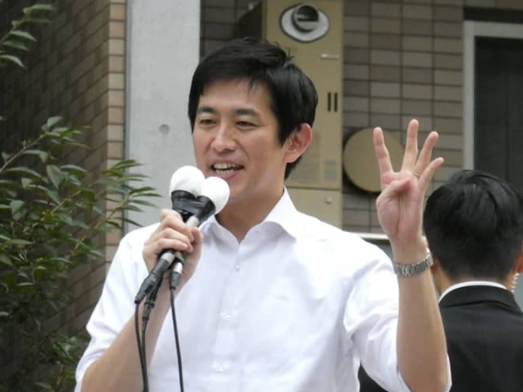 【自民】小林鷹之氏　陣営の演説会で「２番じゃダメなんです」